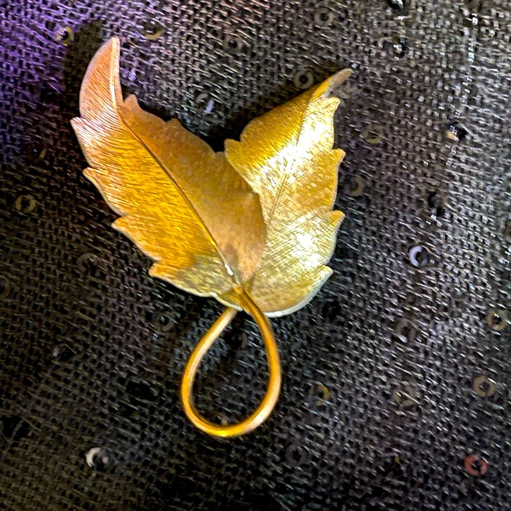 Vintage Gold Leaf Brooch
